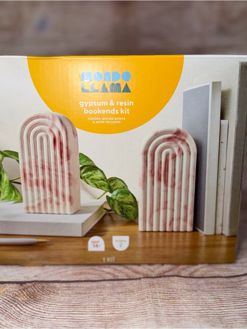 Mondo Llama Gypsum & Resin Bookends Kit New